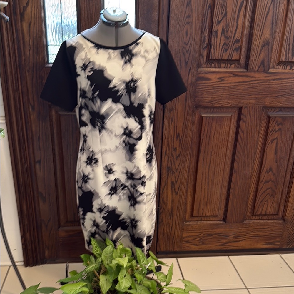 T Tahari Black and White Sheath Midi Dress